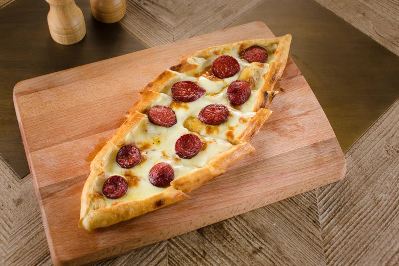 TURKISH PIZZA WITH SUCUK AND
MOZERELLA